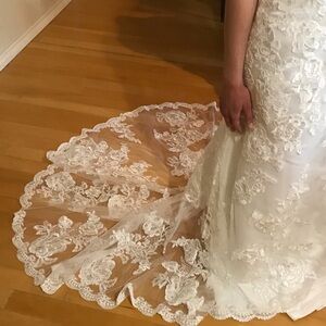 JJs House Elegant White Lace Wedding Dress